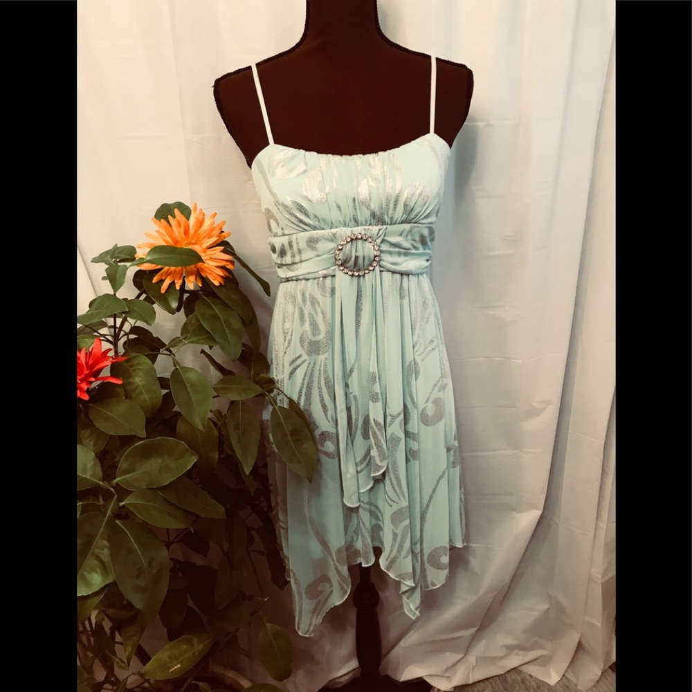 Beautiful dress (prom?)